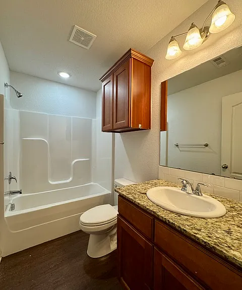 508 Eagle Dr NE — Photo 19