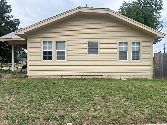 3rd image of 2801 NW 11th St