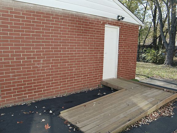 Handicap ramp - Right side of house