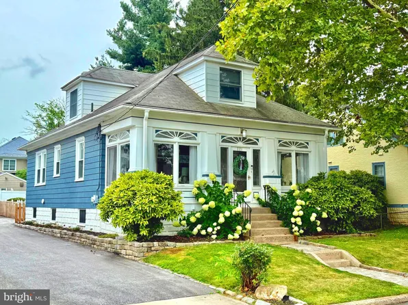 221 Dallas Rd, Willow Grove, PA 19090