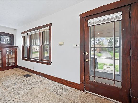 4th image of 1045 Myrtle Pl
