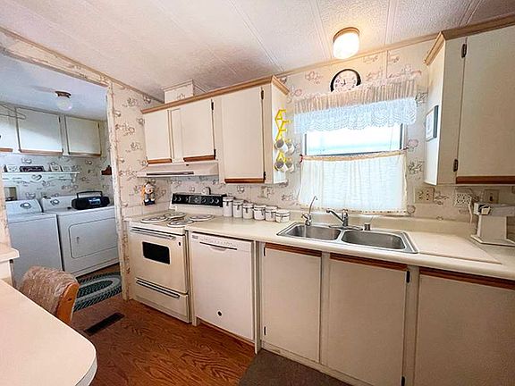 2nd image of 25604 Tarocco Dr #L-005