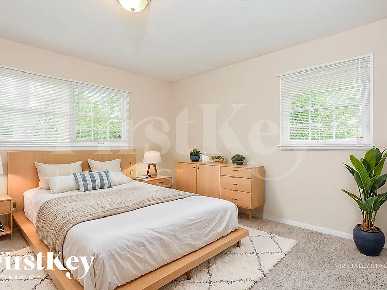 1348 Yates Ave — Photo 14