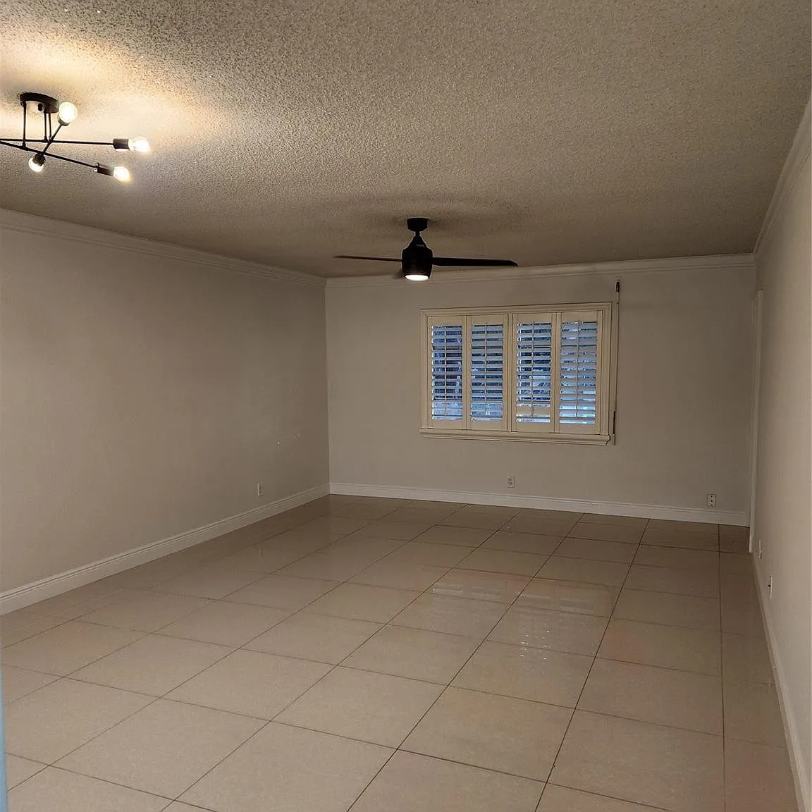 2 bed, 2.0 bath, 1060 sqft, $2,050 — Photo 4