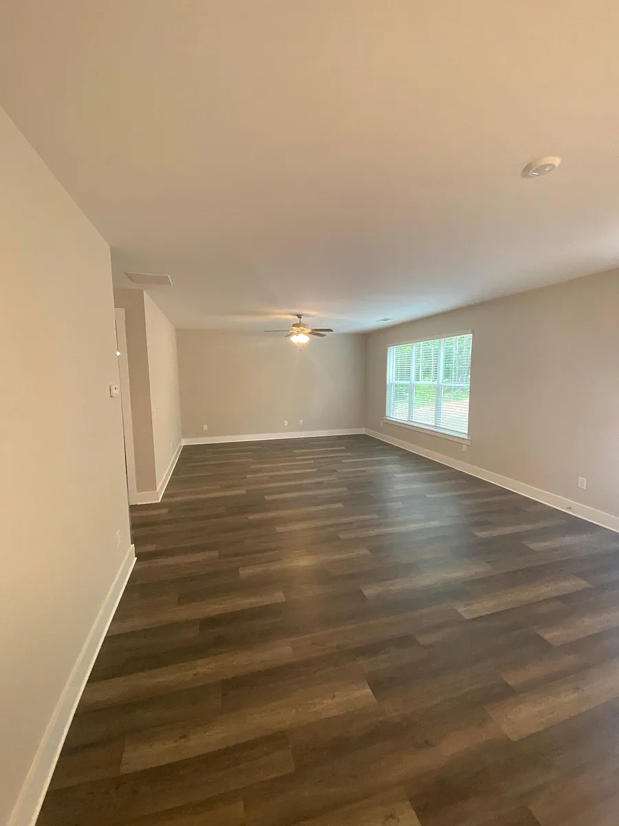 Building Photo - 6017 Southland Dr