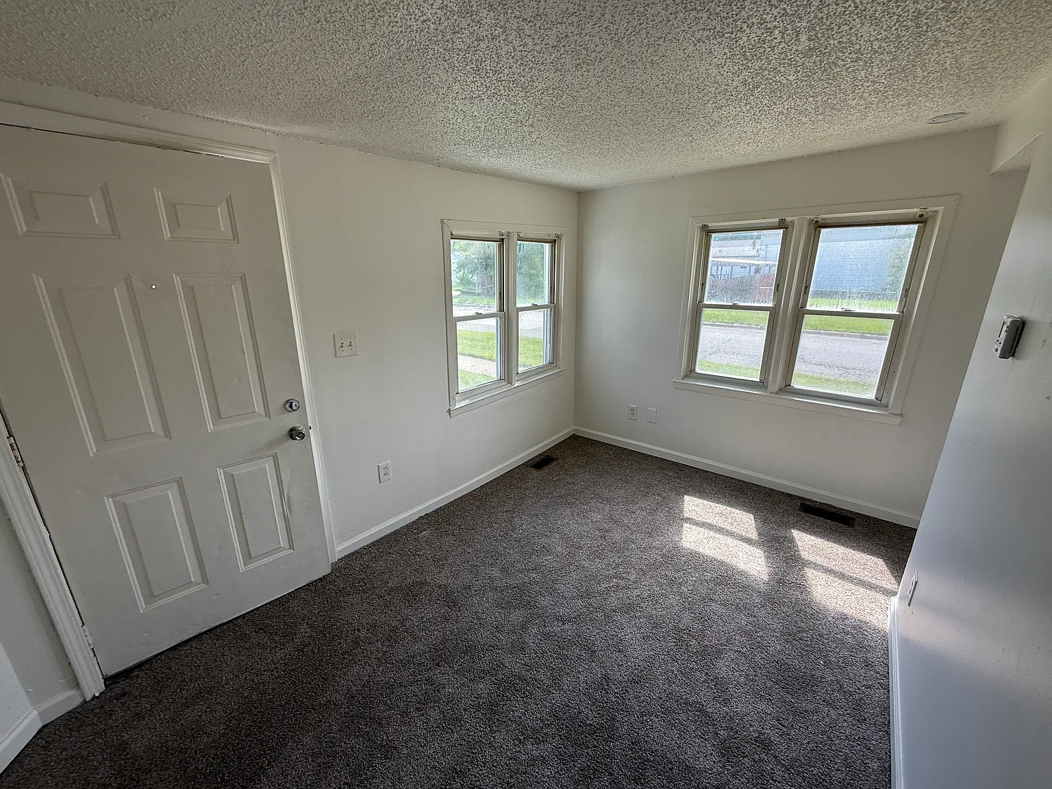 2 bed, 1000 sqft, $1,000 — Photo 3