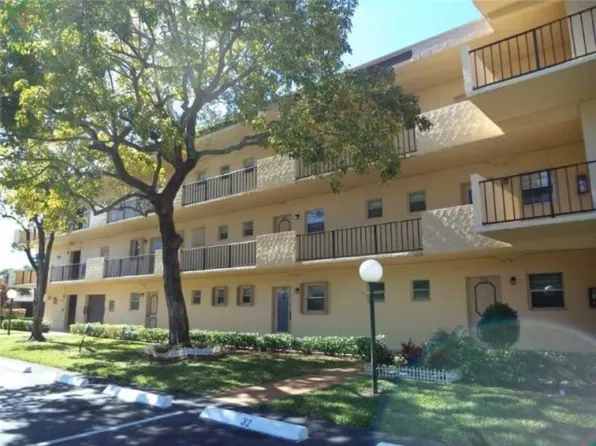 301 Cambridge Rd APT 211, Hollywood, FL 33024