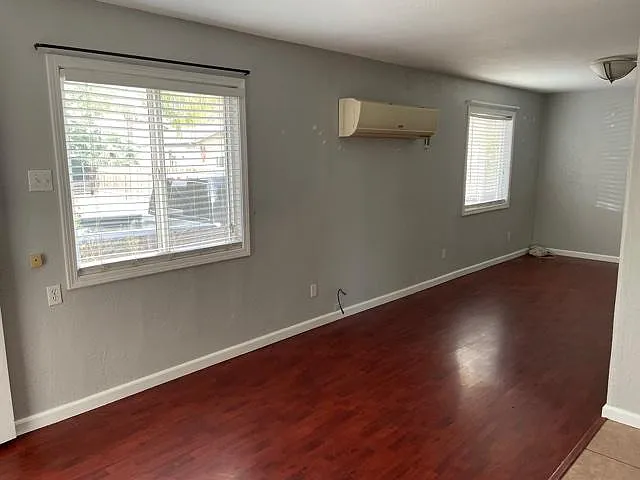 230 D St — Photo 3