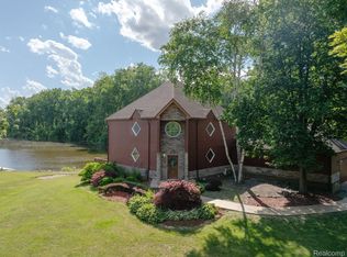 21951 Garfield Rd, Northville, MI 48167