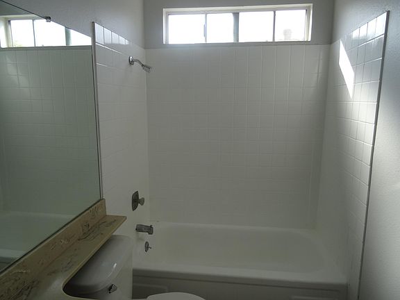 4th image of 4914 67th St APT 14