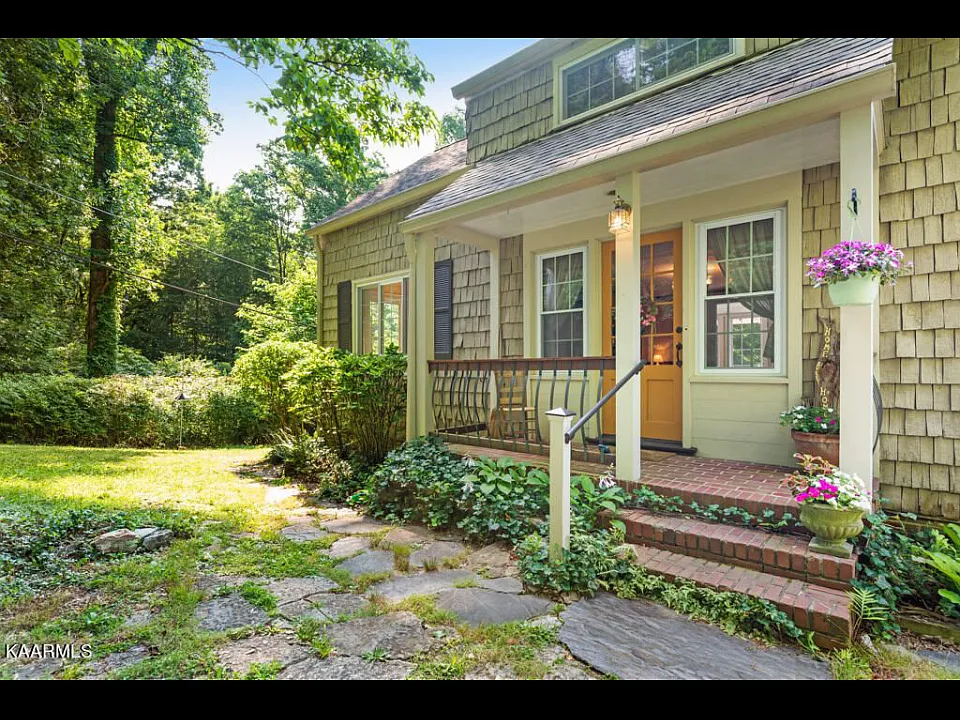 19 E Norris Rd