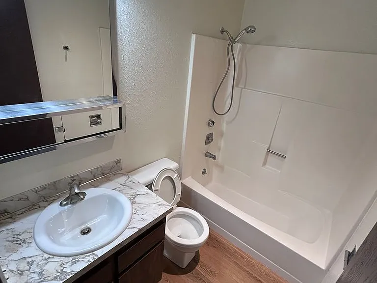 795 Elm Ave — Photo 10