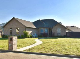 1820 Razorback Cir, Texarkana, AR 71854