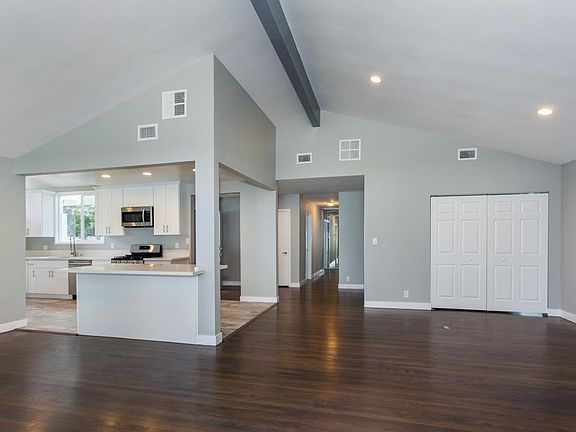 3rd image of 16231 Moorpark St