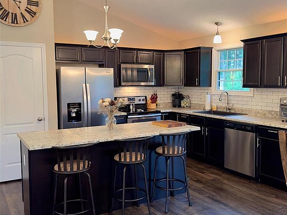 2nd image of 211 Welsford Ct
