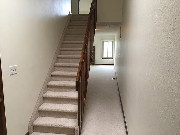 2nd image of 803 Gabriel Ct