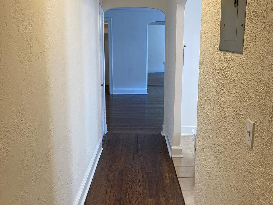 1st image of 7 Greenridge Ave