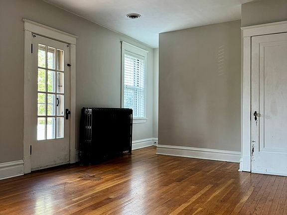 5th image of 3653 Montana St
