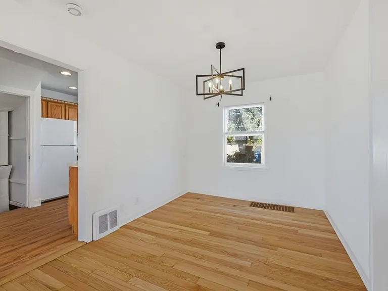 6456 S Lockwood Ave — Photo 4