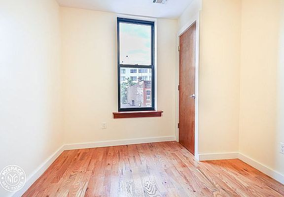 5th image of 381 Metropolitan Ave #5