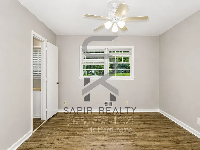 373 James St SW — Photo 12