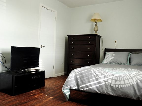 5th image of 506 W Grady Dr APT D