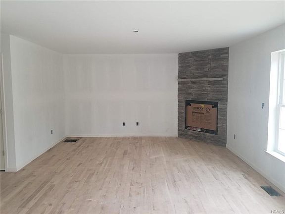 5th image of 3 Hanna Dr