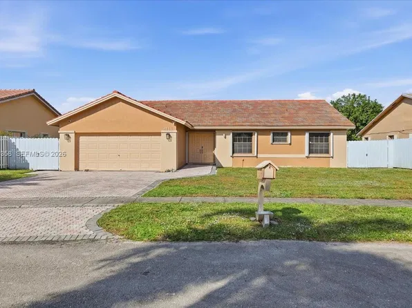 9111 S Lake Miramar Cir, Hollywood, FL 33025