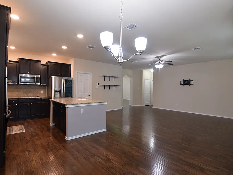 1114 Iron Glen Dr — Photo 5