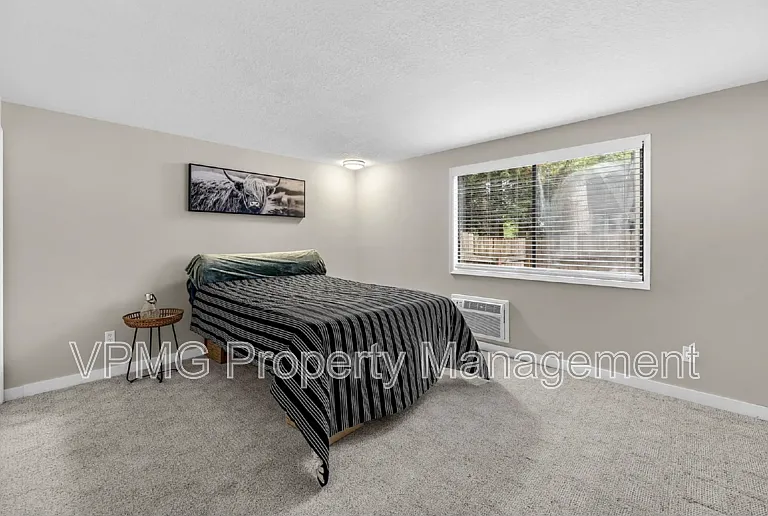 1504 NE 72nd St #4 — Photo 6