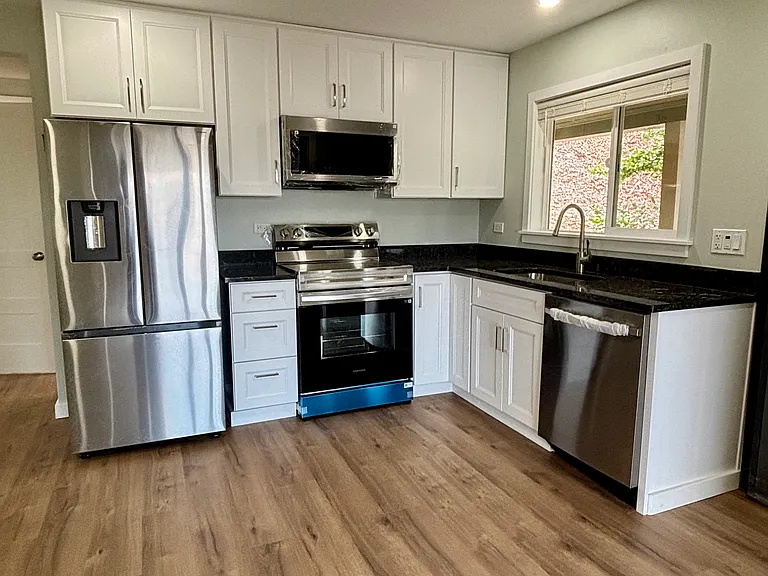 3265 N Interstate Ave #2 — Photo 12