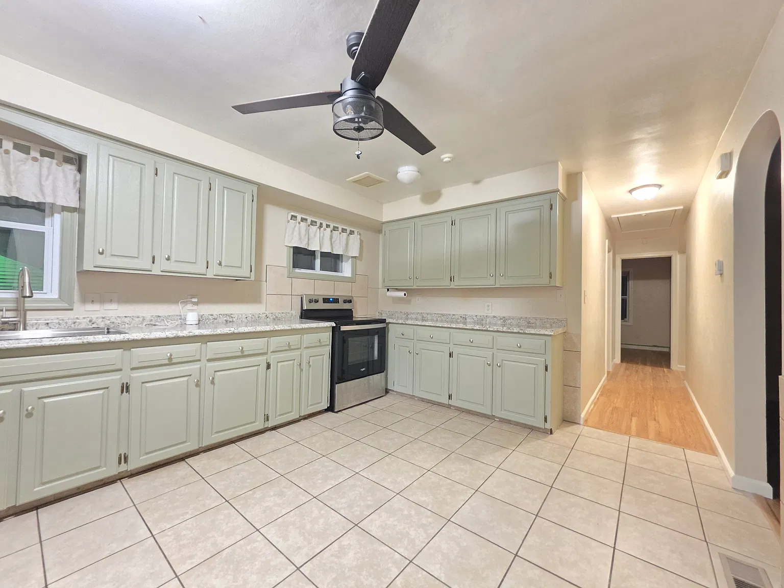 3 bed, 1032 sqft, $1,500 — Photo 4