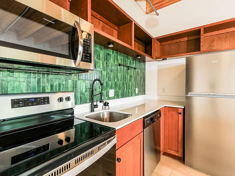 1515 N Rosa Parks Way — Photo 21