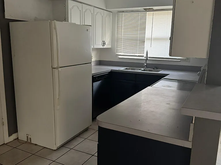 308 Violet Ln — Photo 29