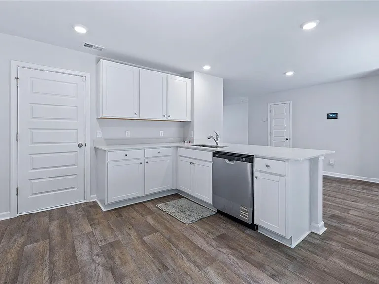 117 Azure Dr — Photo 12