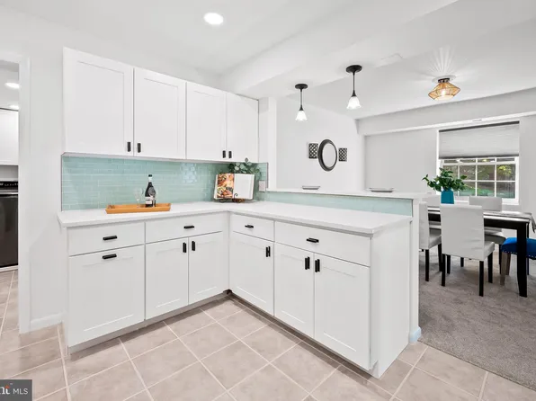 9 Elphin Ct Unit 302, Lutherville Timonium, MD 21093