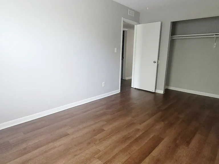 County View Apartments — Photo 33