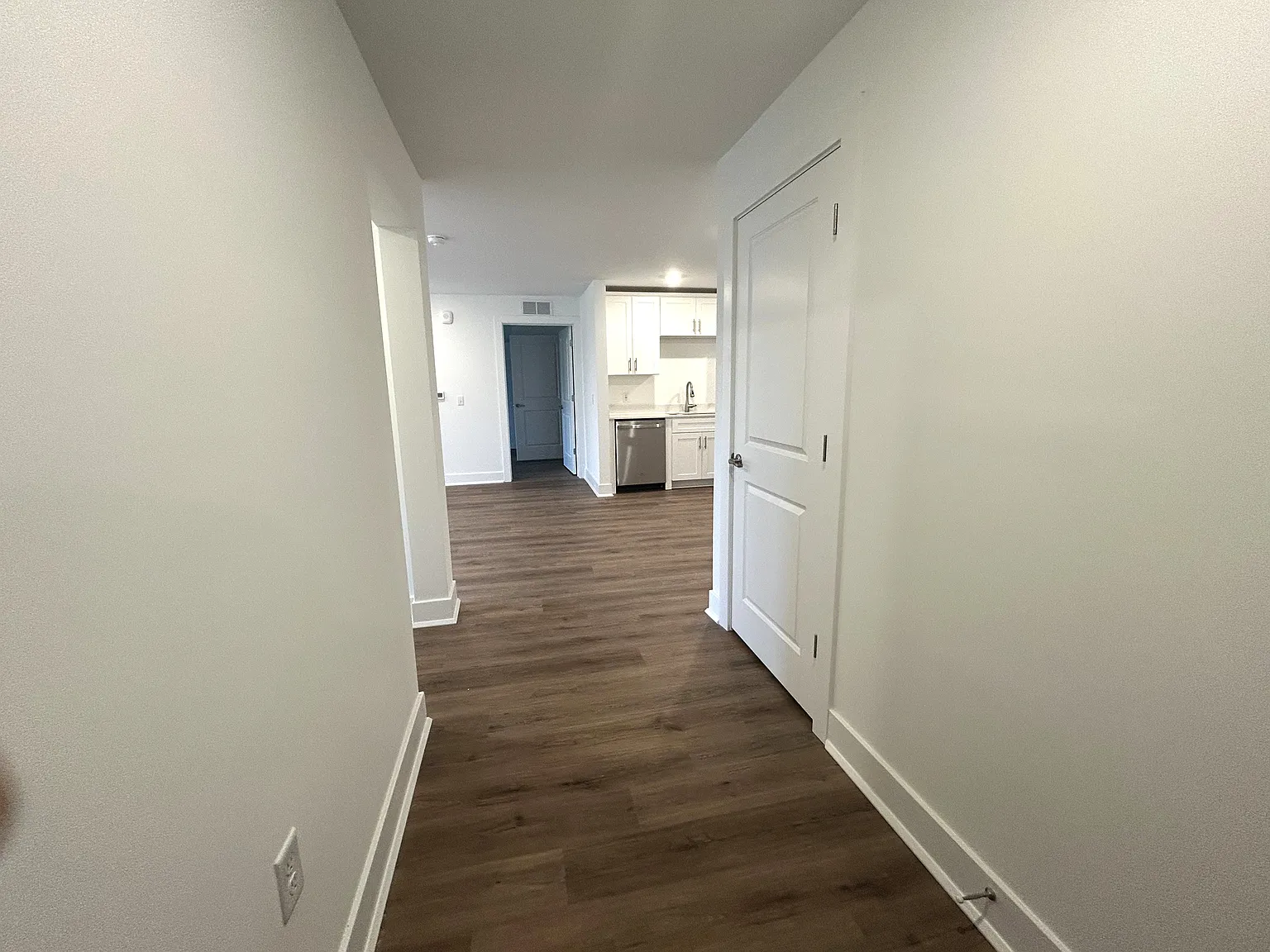 2 bed, 1156 sqft, $2,550 — Photo 2
