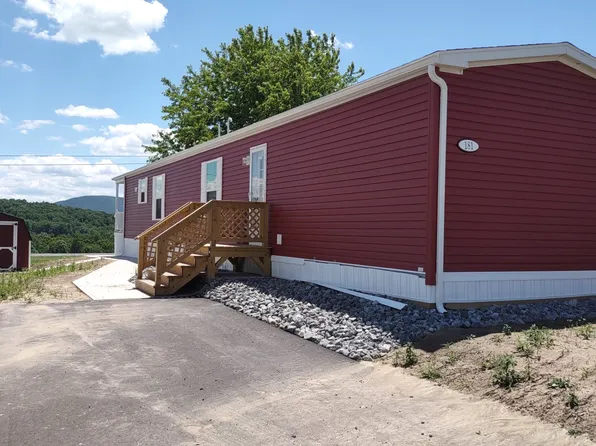 181 Oakwood Lake Rd, Tunkhannock, PA 18657