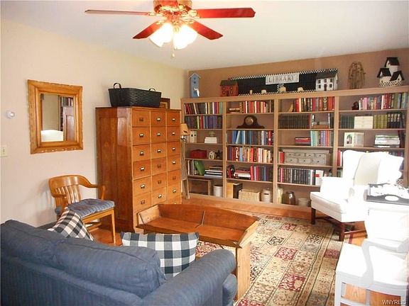 2nd image of 795 Martin Dr