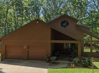 95 State Route 555, Little Hocking, OH 45742