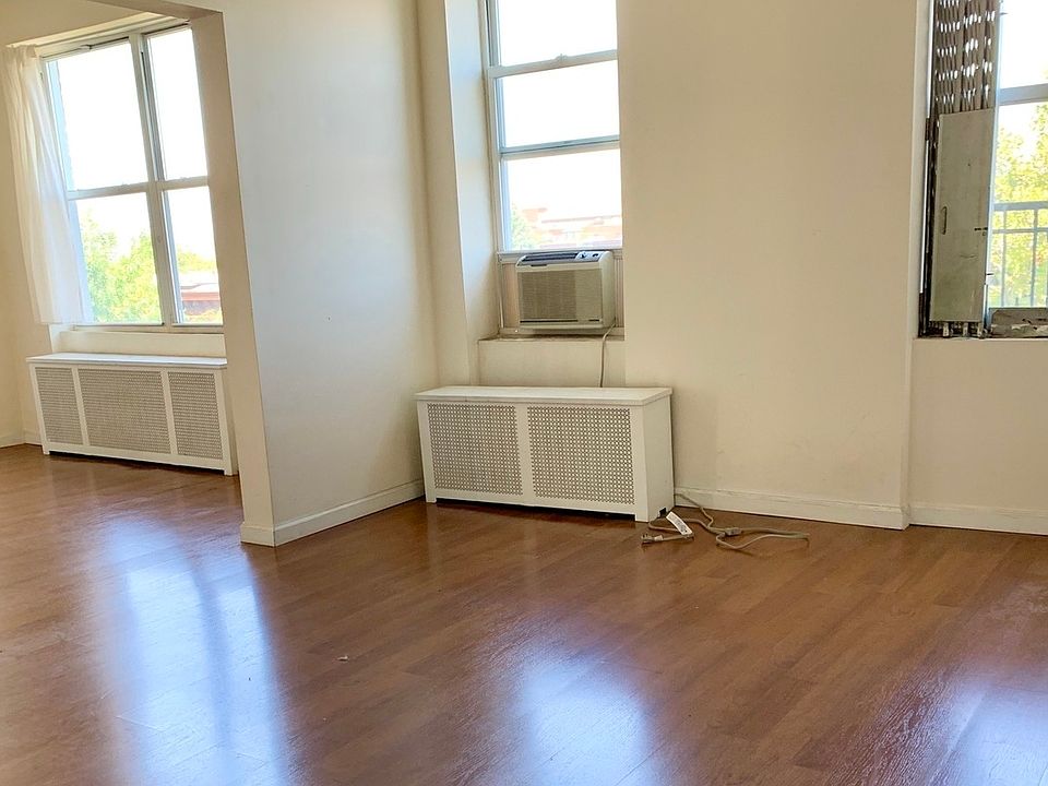 1st image of 618 11th St #Rr