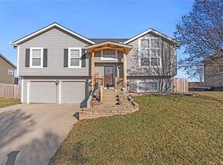 1807 N 162nd St, Basehor, KS 66007