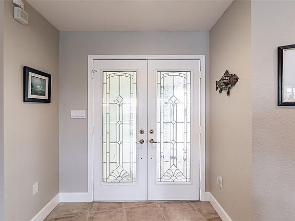 5th image of 770 Monaco Dr
