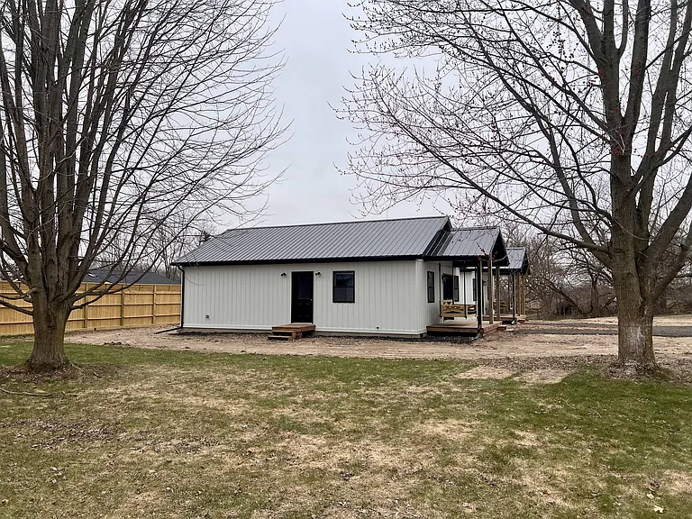7127 Grand River Ave — Photo 21