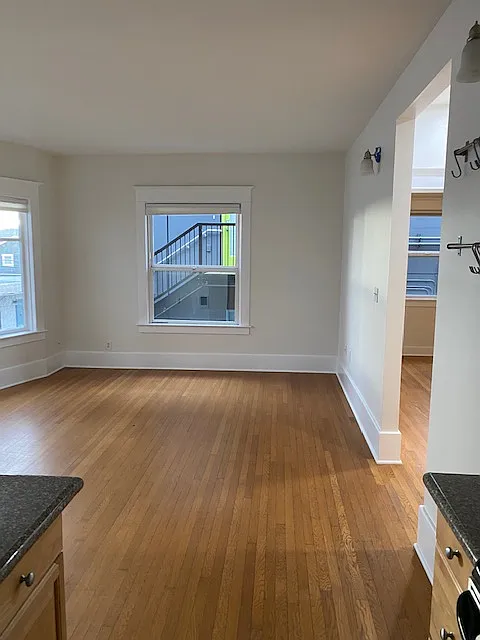 2 bed, 850 sqft, $2,600 — Photo 4