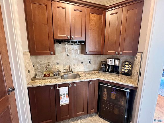 4th image of 1092 Heritage Dr