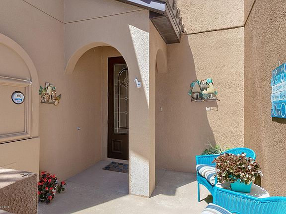 3rd image of 742 Ventura Dr
