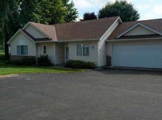 609 8th St NE APT B, Buffalo, MN 55313