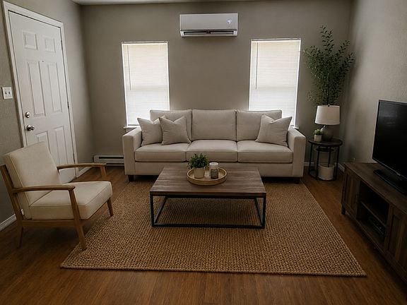 2nd image of 301 W Lilac Ln